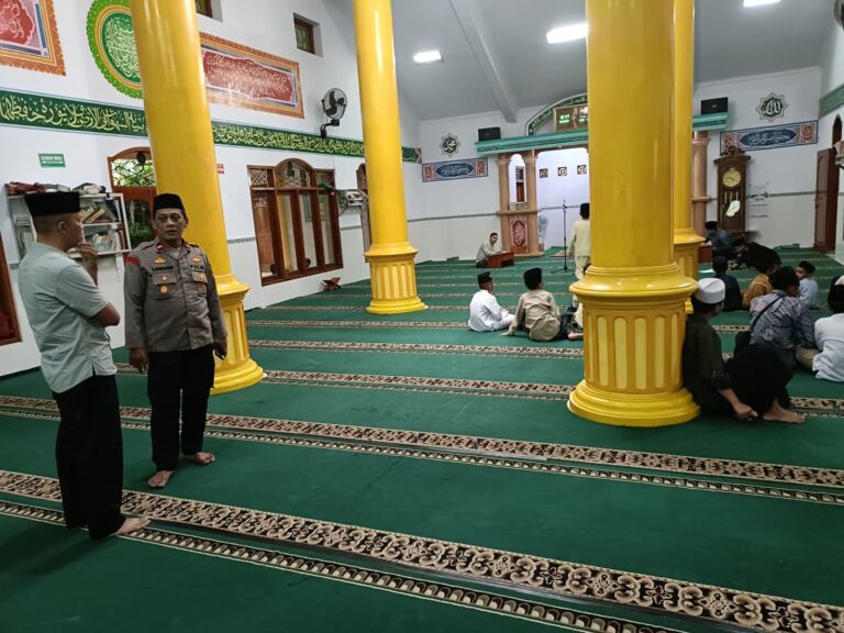 Kapolsek Pancalang Ipda Lukman Hakim Hadiri Gebyar Safari Ramadhan di Desa Silebu, Dukung Lomba Adzan Tingkat MI dan Lomba Mewarnai TK untuk Menumbuhkan Semangat Ibadah dan Kreativitas Anak