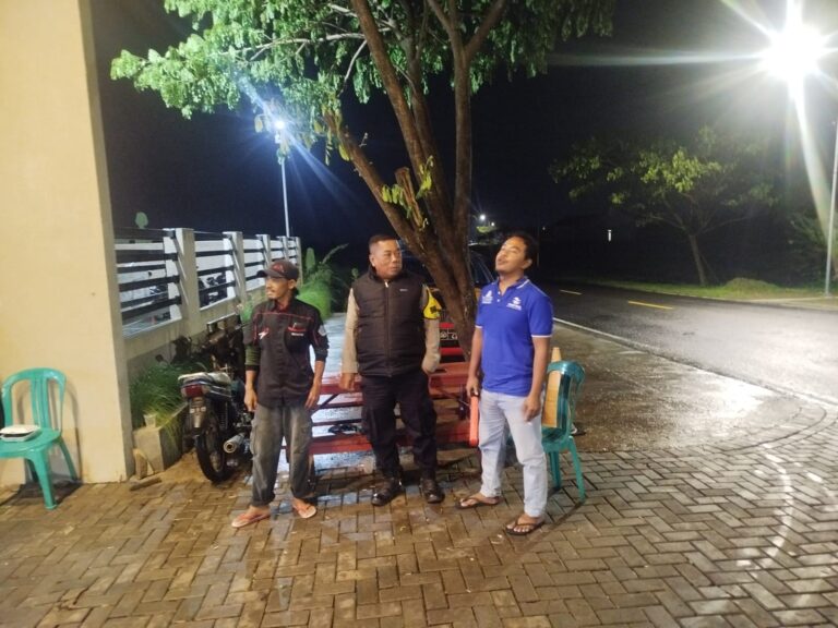 Piket Polsek Kramatmulya Laksanakan Patroli Malam Hari Jaga Harkamtibmas di Wilayah Hukum Sambangi Café de Jons Pool Desa Cilaja