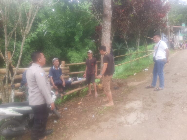 Patroli Siang Polsek Kramatmulya Jaga Keamanan di Wilayah Hukum Polsek Kramatmulya Sambangi Warga Desa Pajambon