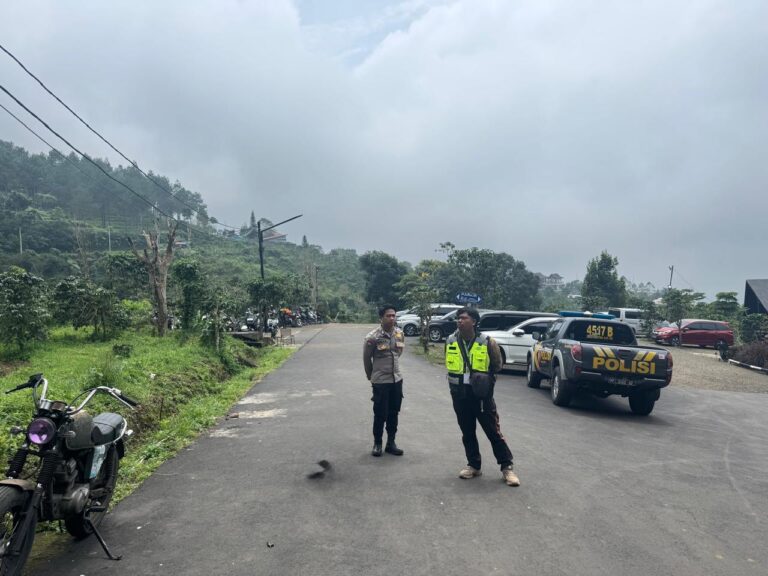 sosialisasi call centre polri, Bhabinkamtibmas polsek cigugur patroli dialogis monitoring cafe botanika