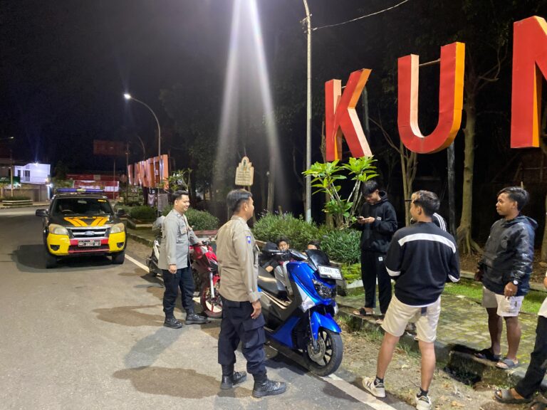 Patroli Dialogis Polsek Cilimus Cegah Balap Liar dan Geng Motor