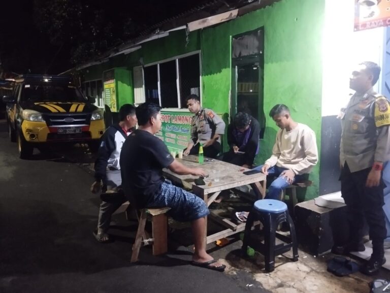Polsek Ciniru Gelar Patroli KRYD, Warga Dihimbau Agar Lebih Waspada