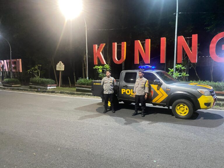 Polsek Cilimus Intensifkan Patroli Dini Hari Jelang Sahur di Desa Sampora