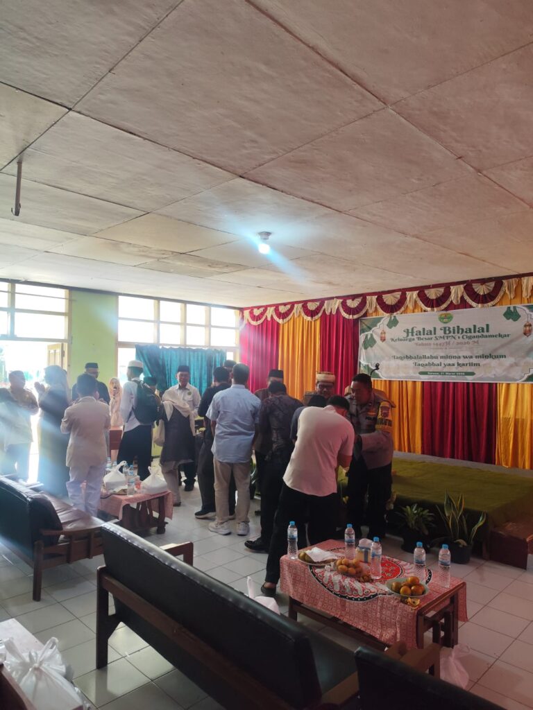 Halal Bihalal SMPN 1 Cigandamekar Ciptakan Suasana Harmonis