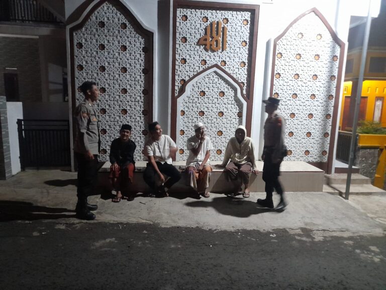 Polsek Ciniru Lakukan Pembinaan kepada Anak-Anak Remaja