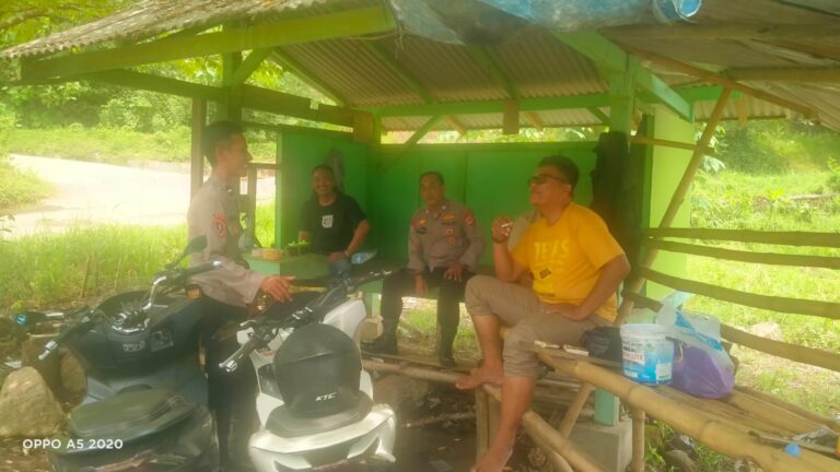 JALIN SILATURAHMI KAMTIBMAS DENGAN MASYARAKAT KANIT BINMAS LAKSANAKAN SAMBANG WARGA