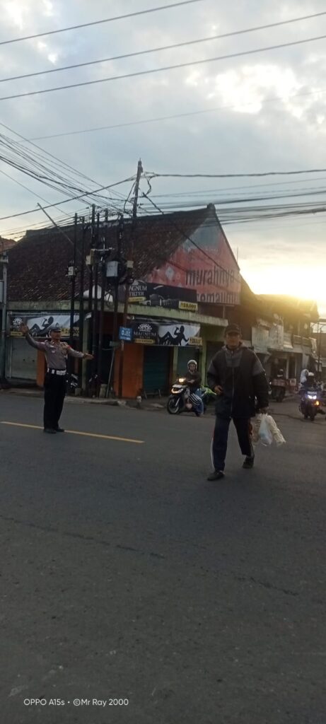 Pelayanan Humanis Pagi Polsek Cilimus Disambut Positif Masyarakat