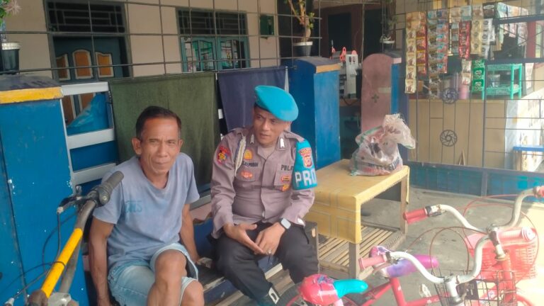 Ps.Kanit Propam Polsek Ciwaru Sambangi Warga, Sampaikan Pesan Kamtibmas di Wilayah Ciwaru