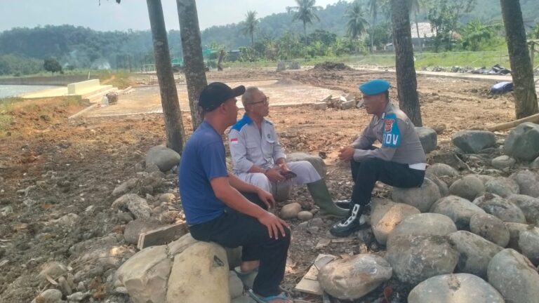 Polsek Ciwaru Sambangi Warga, Perkuat Kamtibmas di Lingkungan Masyarakat