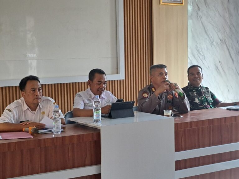 Kapolsek Ciwaru Hadiri Rapat Koordinasi di Kecamatan, Bahas Permasalahan Wilayah