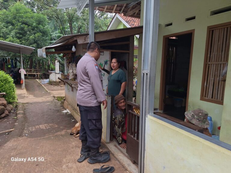 Aipda Ahmad Ramdan Sambangi Warga, Sampaikan Pesan Kamtibmas di Wilayah Ciwaru