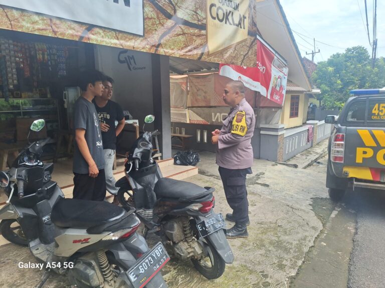 Aipda Ahmad Ramdan Berikan Himbauan Kamtibmas kepada Masyarakat di Wilayah Ciwaru