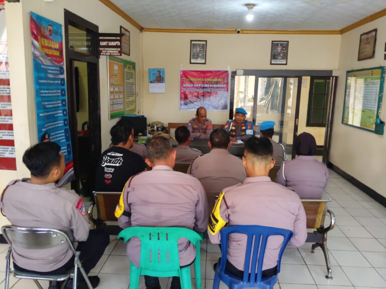 Tingkatkan Profesionalisme Anggota, Sipropam Polres Kuningan Sosialisasi di Polsek Ciawigebang