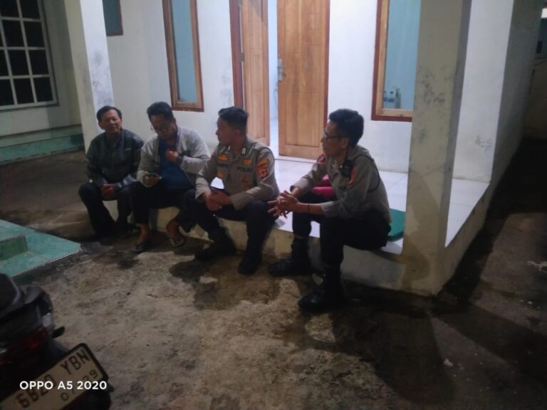 ANGGOTA POLSEK LURAGUNG PATROLI SEBAGAI LANGKAH PREVENTIF CEGAH AKSI C3 DAN KEJAHATAN JALANAN LAINNA