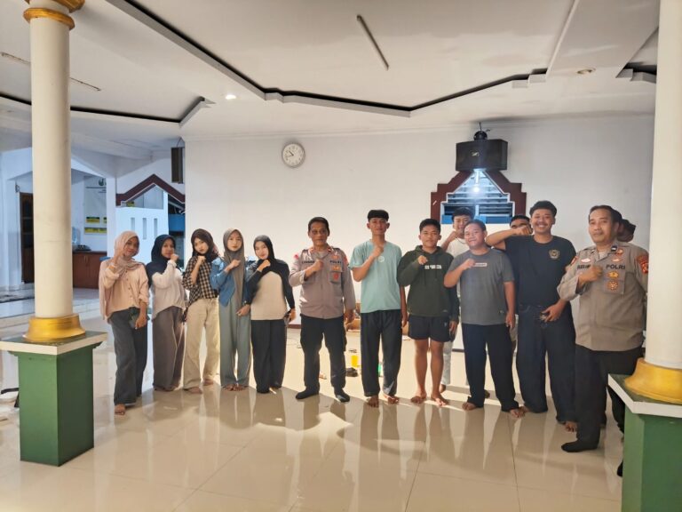 Kapolsek Pancalang Pimpin Patroli KRYD Malam Hari dengan Strong Point dan Sambang Warga, Antisipasi Tawuran, Geng Motor di Wilayah Hukum Pancalang