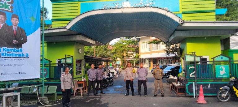 Bhabinkamtibmas Polsek Pancalang Monitoring Kedatangan Santri Pasca Libur Idul Fitri di Ponpes Husnul Khotimah, Sampaikan Pesan Kamtibmas demi Terciptanya Situasi Aman dan Kondusif