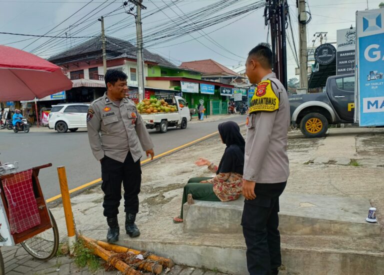 Garda Keamanan Simpang Tiga Mandirancan, Polsek Mandirancan Berikan Himbauan Kamtibmas Sore Hari
