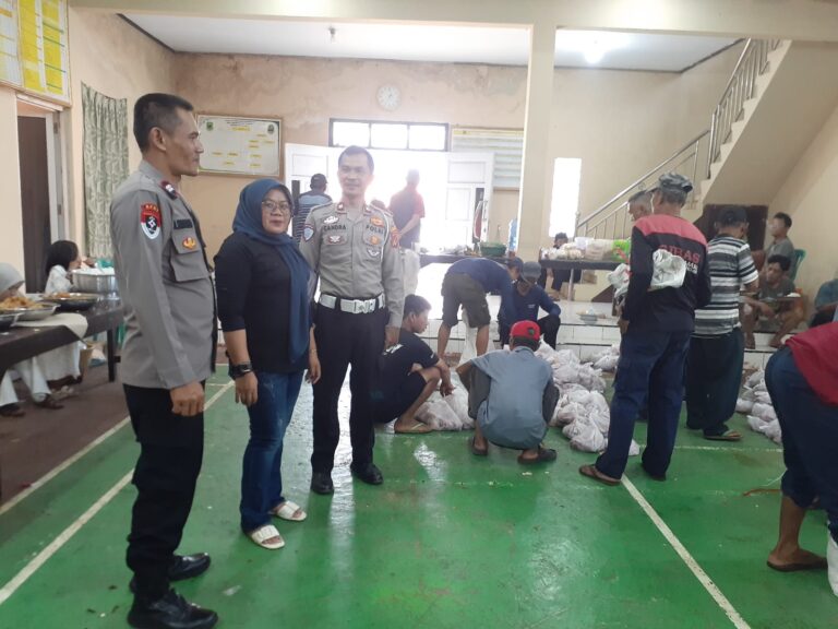Monitoring Kegiatan Warga, Polsek Cilimus Tingkatkan Patroli Humanis