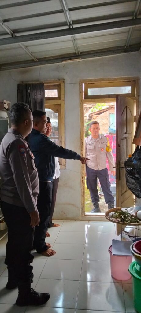 Polisi Hadir di Tengah Masyarakat Lewat Patroli Siang Hari