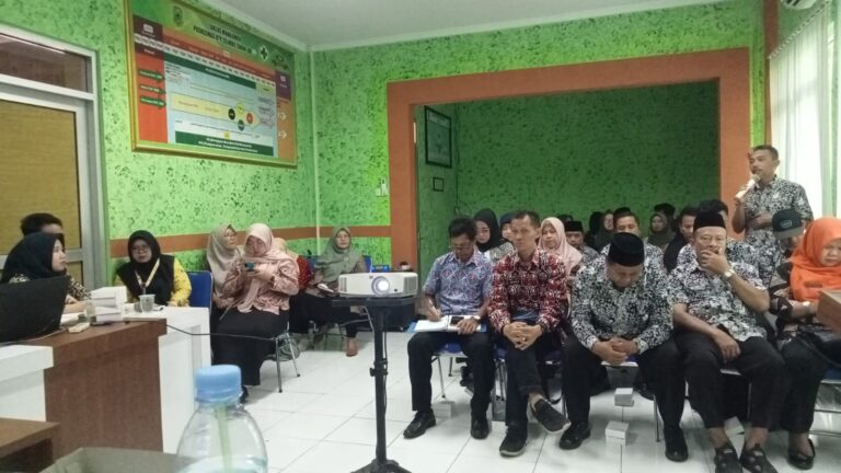 AIPTU Candra Nur Sampaikan Himbauan Kamtibmas Dalam Giat Loktri