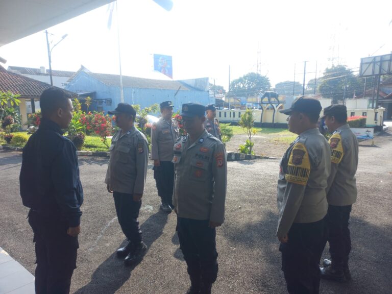 Disiplin Personel Polsek Cilimus Terlihat Dalam Serah Terima Tugas Jaga Mako