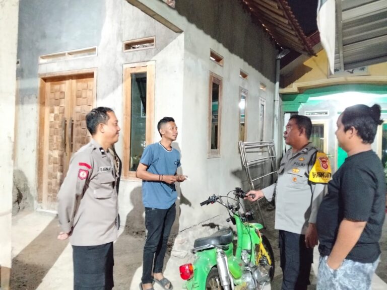 Polsek Cidahu Gelar Patroli Malam, Sambang Warga Cidahu