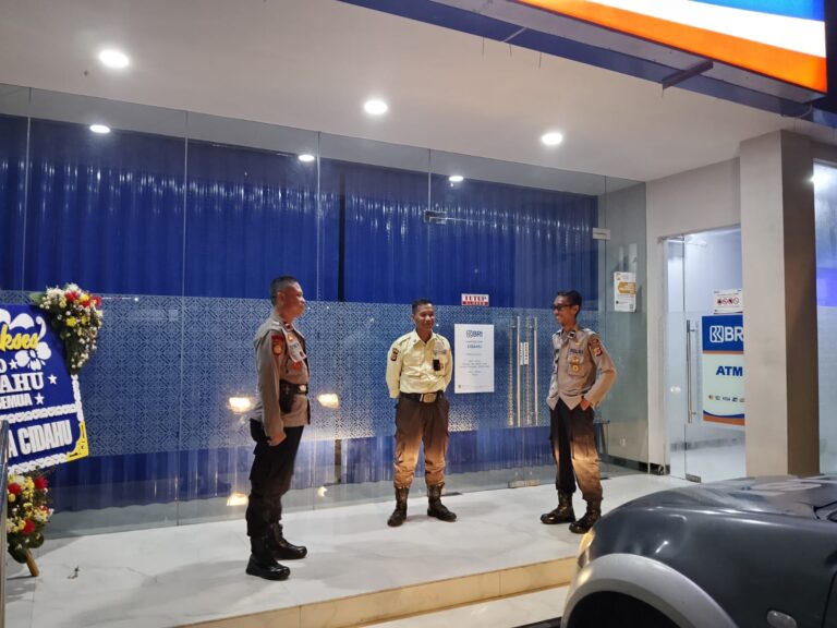 Polsek Cidahu Lakukan Patroli, Sambang Obyek Vital Bank BRI Unit Cidahu
