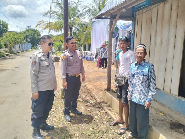 Polsek Cidahu Lakukan Patroli Dialogis, Sambang Warga Cidahu