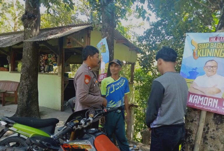 Bhabinkamtibmas Polsek Ciwaru Sambangi Warga, Sampaikan Pesan Kamtibmas
