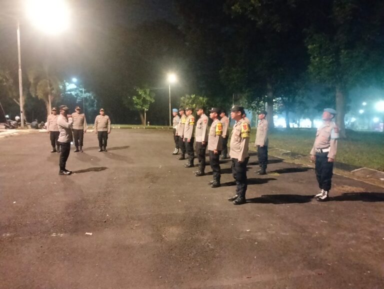 Kapolsek Ciawigebang Tekankan Patroli Jam Rawan Saat Apel KRYD Zona 5 di Terminal Type A Kertawangunan
