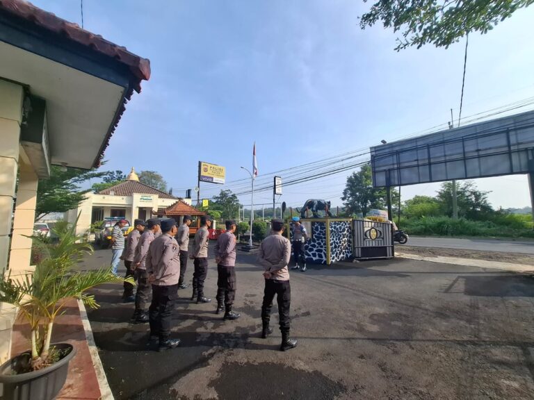 Kapolsek Luragung Pimpin Apel Pagi, Tekankan Disiplin Anggota dan Pelayanan Prima