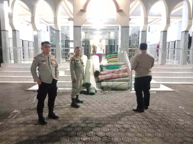 Personel Polsek Ciawigebang Bersama Pol PP Gelar Patroli KRYD Malam Hari Antisipasi Gangguan Kamtibmas Malam Takbiran Idul Adha
