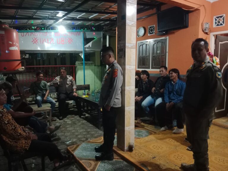 Personel Polsek Ciawigebang Bersama Pol PP Tingkatkan Patroli KRYD Malam Hari Jaga Keamanan Malam Takbiran Idul Adha