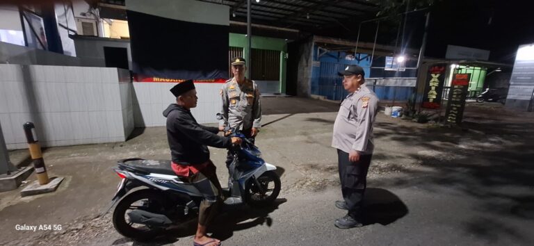 Kapolsek Ciwaru Laksanakan Patroli KRYD Malam, Berikan Himbauan kepada Pengguna Kendaraan