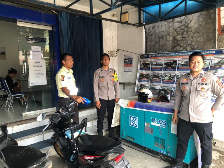 ‘Anggota Patroli Polsek Cibingbin Laksanakan Patroli Dialogis Antisipasi C3, Demi menjaga Kondusifitas diwilayah hukum Polsek Cibingbin’