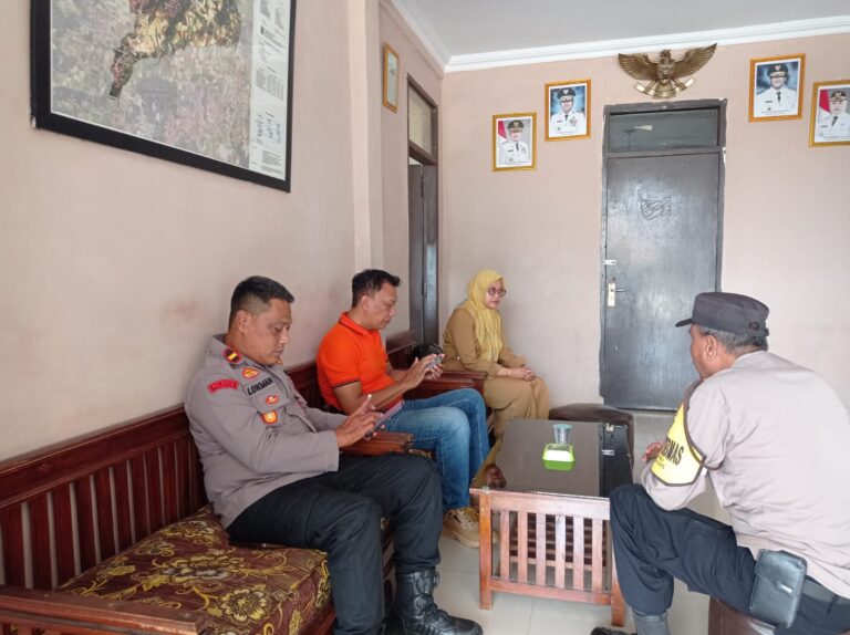 Kapolsek Pancalang Pimpin Patroli Dialogis dan Himbauan Kamtibmas di Desa Silebu Guna Antisipasi Gangguan Keamanan