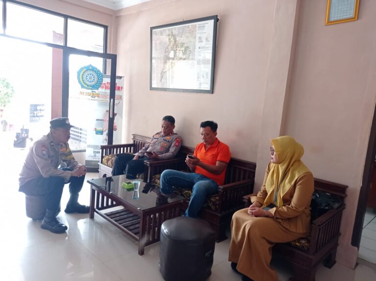 IPDA Lukman Hakim Pimpin Patroli Dialogis dan Himbauan Kamtibmas di Desa Silebu Guna Antisipasi Gangguan Keamanan dan Cegah C3