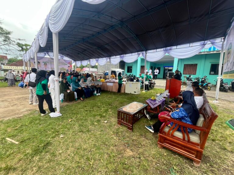Kapolsek Pancalang IPDA Lukman Hakim Tunjukkan Dukungan Penuh Program Gerakan Pangan Murah Padaringan di Desa Pancalang, Hadir Langsung Kawal Pengendalian Inflasi dan Perkuat Ketahanan Pangan Masyarakat