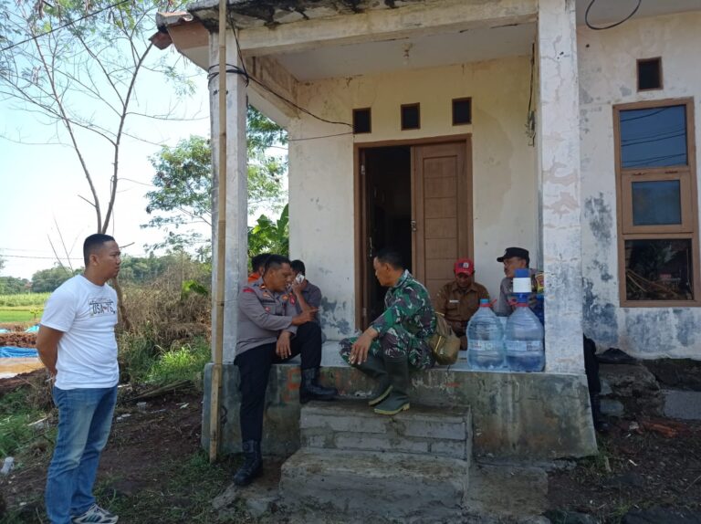 Kapolsek Pancalang IPDA Lukman Hakim Pimpin Patroli Dialogis KRYD di Desa Patalagan, Sampaikan Himbauan Kamtibmas dan Perkuat Antisipasi C3