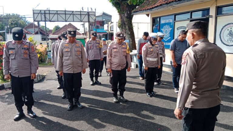 Kapolsek Cilimus Ingatkan Bahaya Judi Online Saat Apel Pagi
