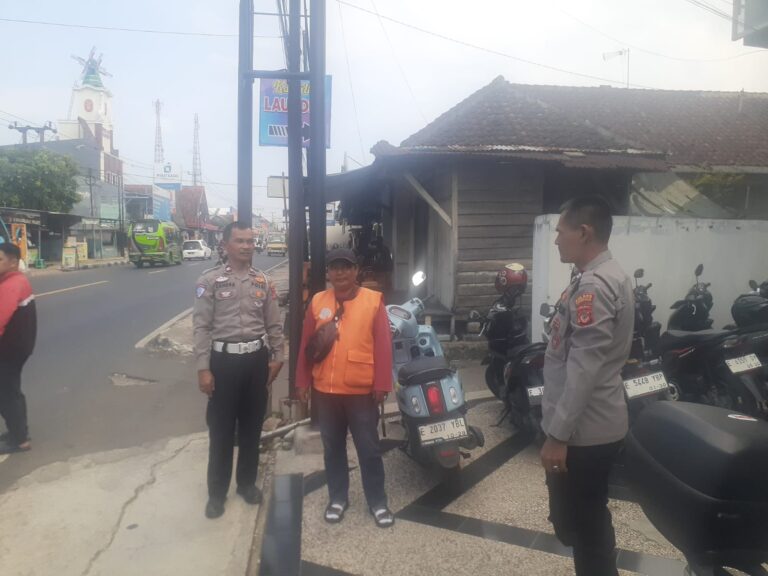 PATROLI DIALOGIS POLSEK CILIMUS WUJUD NYATA CIPTAKAN RASA AMAN DI MASYARAKAT
