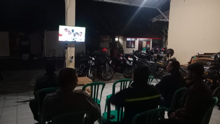 Suasana Hangat Warnai Nobar Piala Dunia di Mako Polsek Cilimus
