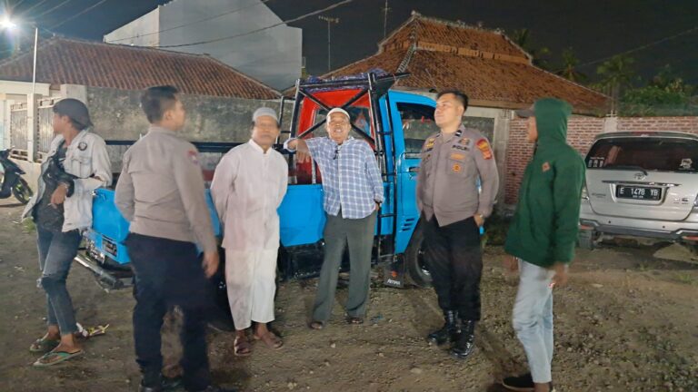Polsek Cidahu Gelar Patroli Dialogis Malam, Sambangi Tokoh Agama Desa Cidahu