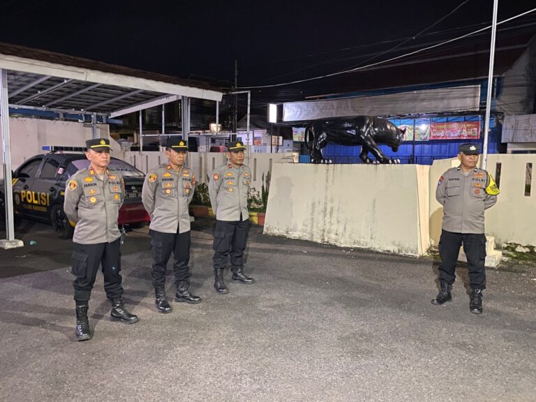 KAPOLSEK SUBANG IKUTI APEL GABUNGAN KRYD ZONA 3, PERKUAT SINERGI CIPTA KONDISI MALAM AKHIR PEKAN.