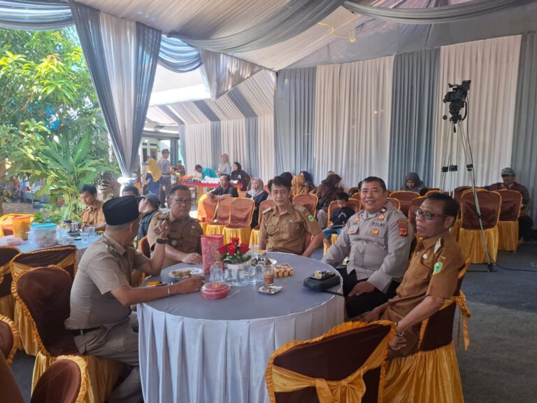 PS. Panit 2 Samapta Polsek Ciawigebang Polres Kuningan Hadiri Hajatan Warga di Cijagamulya, Pererat Silaturahmi dengan Masyarakat