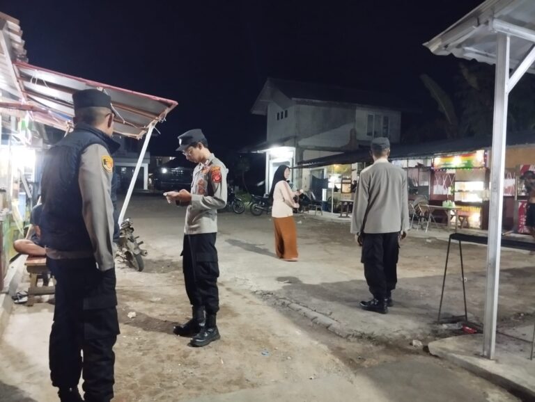 POLSEK SUBANG GELAR PATROLI KRYD ANTISIPASI C3 DAN GANGGUAN KAMTIBMAS PADA MALAM HARI.