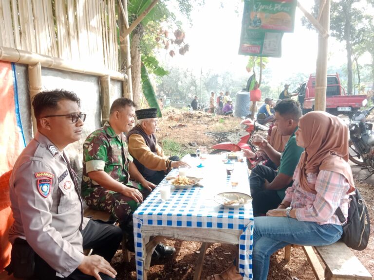 Sinergitas TNI-Polri, Bhabinkamtibmas dan Babinsa Desa Kadurama Sambangi Warga Binaan