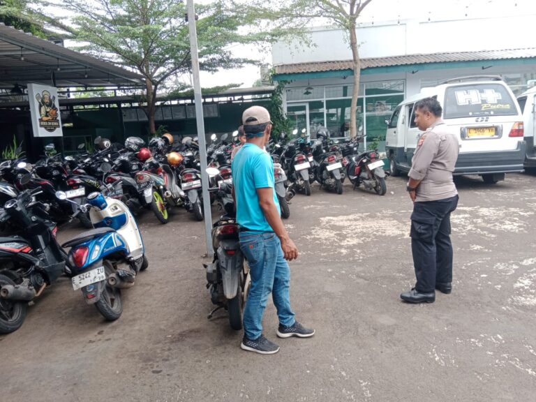 Antisipasi Gangguan Kamtibmas, Bhabinkamtibmas Polsek Ciawigebang Monitoring Keamanan Dino Waterpark Saat Patroli Siang Hari
