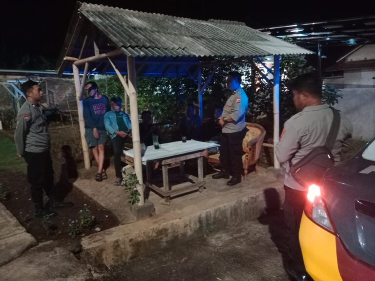 Cipta Kondisi Kamtibmas, Personel Polsek Ciawigebang Intensifkan Patroli KRYD Malam Hari di Desa Cijagamulya