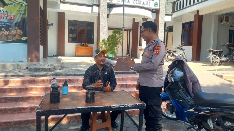 POLSEK LURAGUNG MELAKSANAKAN PATROLI MEMBERIKAN HIMBAUAN AGAR TETAP JAGA KEAMANAN